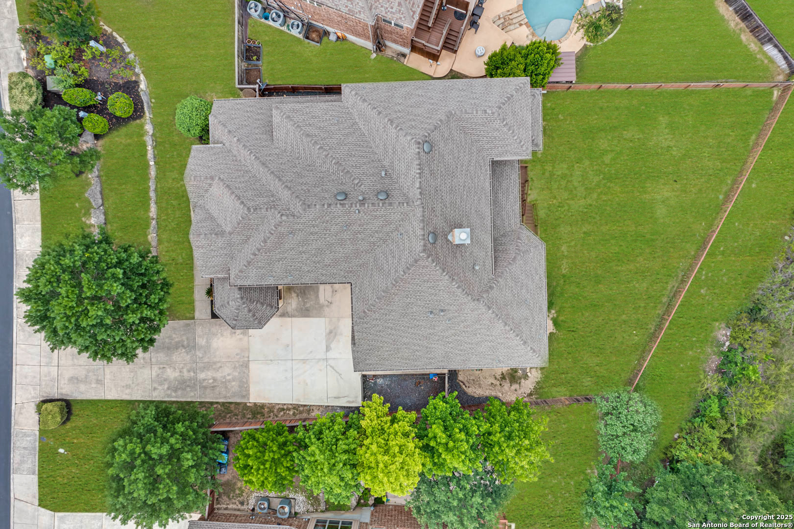 7735 Stonewall Hill