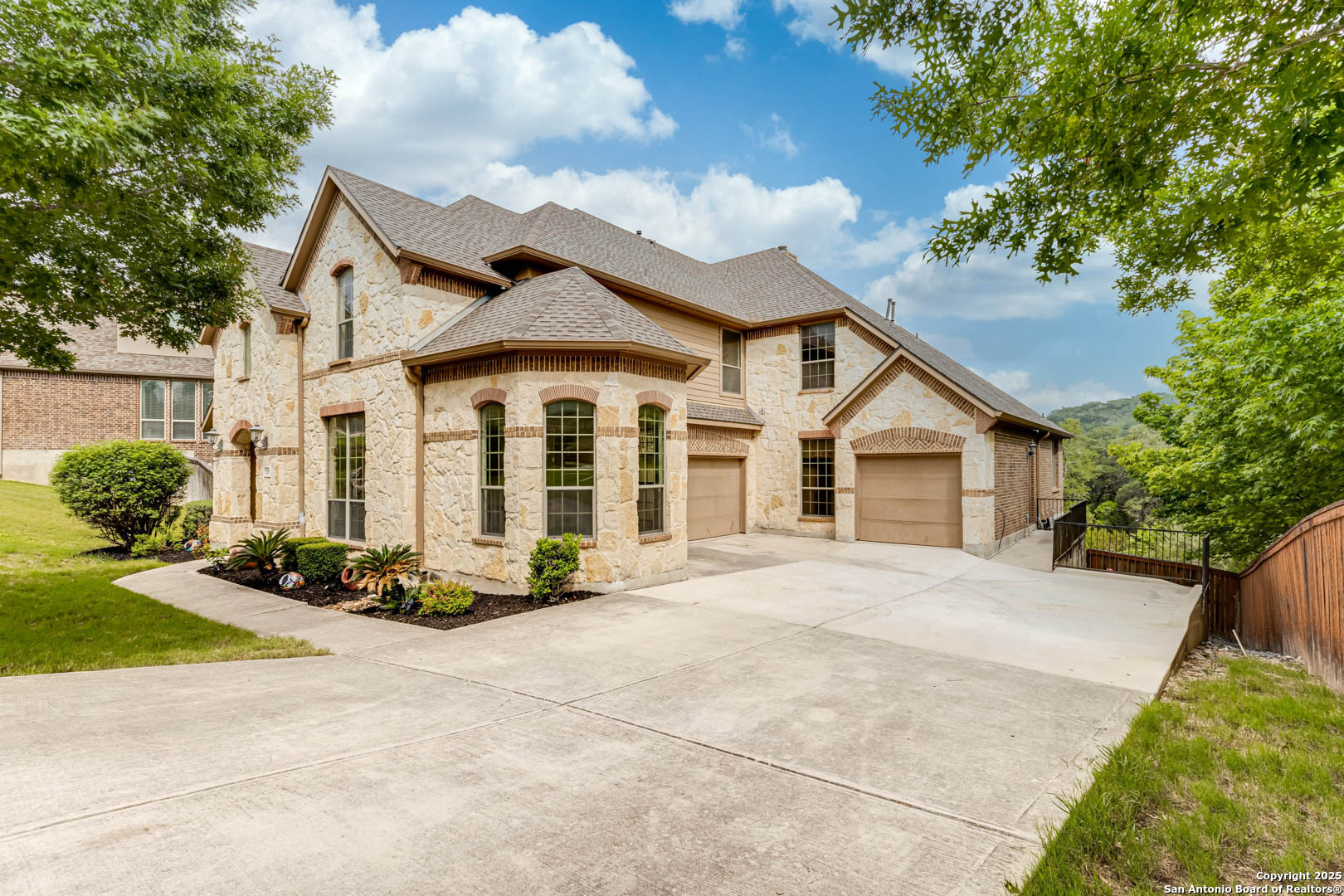 7735 Stonewall Hill