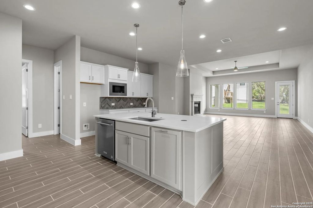 Photo of 106 Bandalero, Boerne, TX 78006 (MLS # 1910241)