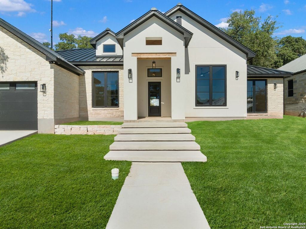 Photo of 118 Chama, Boerne, TX 78006 (MLS # 1923860)