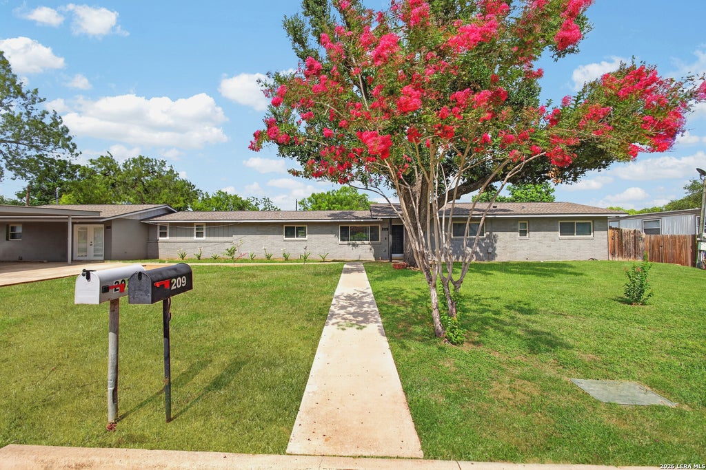 Photo of 209 GREENLAWN AVE, Pleasanton, TX 78064 (MLS # 2008310)