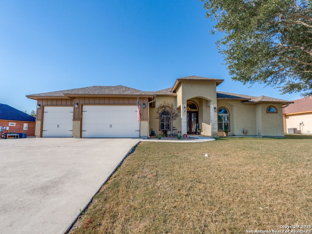 Photo of 223 River Park, New Braunfels, TX 78130 (MLS # 1921354)