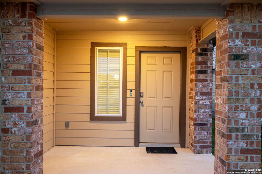 Photo of 377 Middle Green Loop, Floresville, TX 78114 (MLS # 1897002)