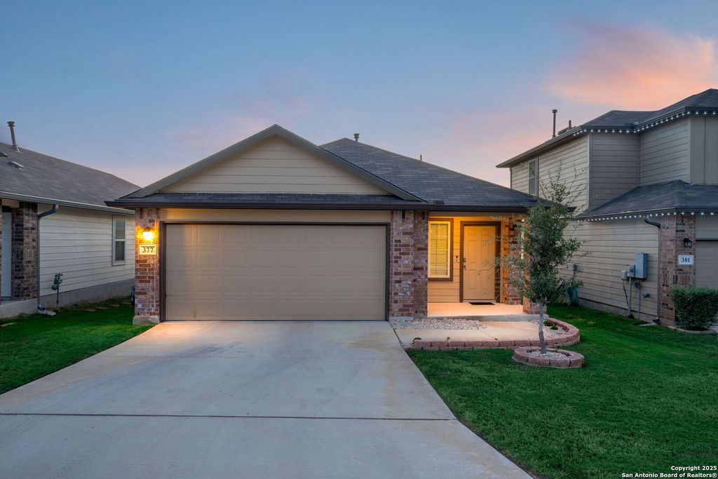 Photo of 377 Middle Green Loop, Floresville, TX 78114 (MLS # 1897002)