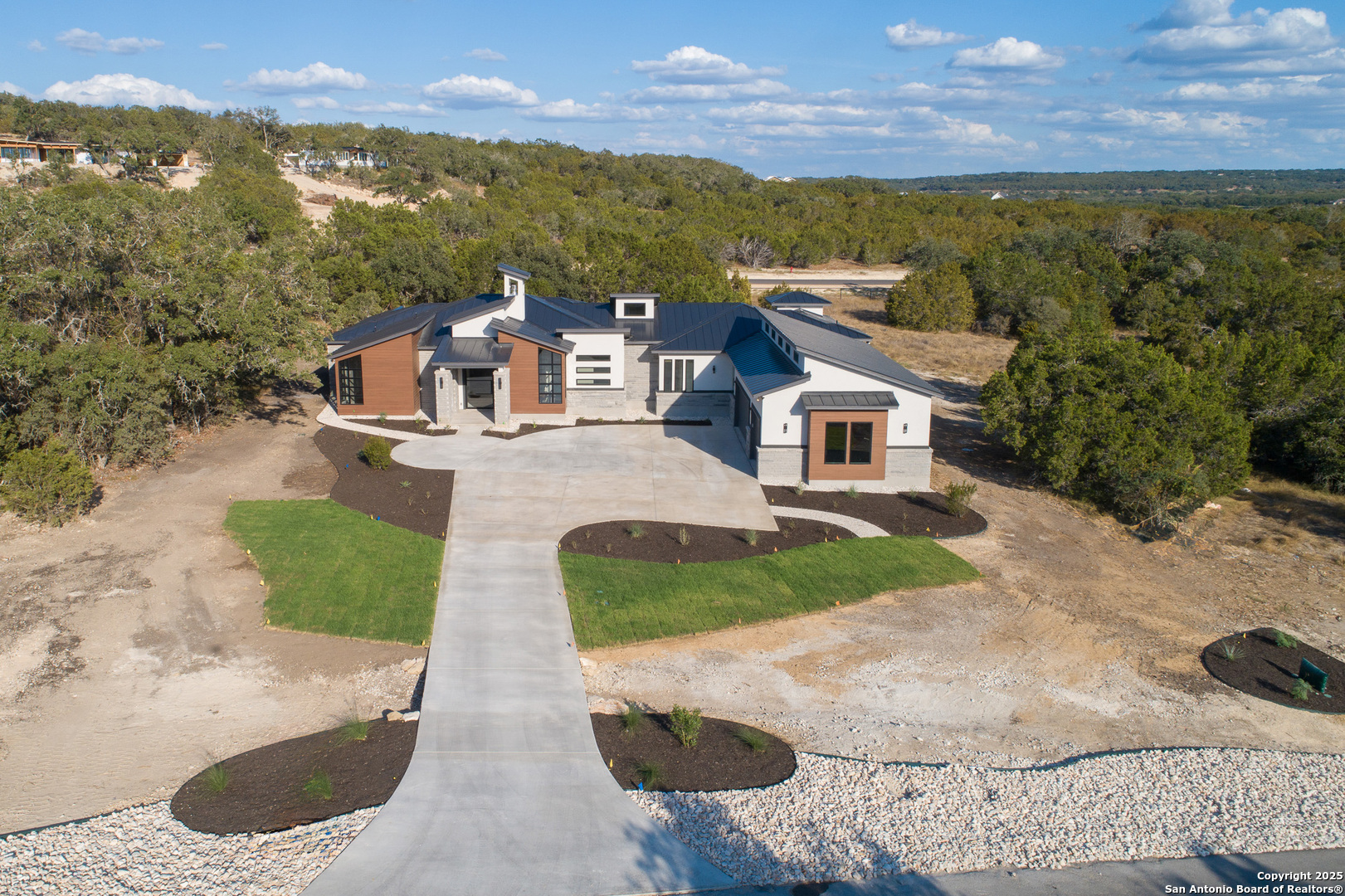 1758 Paradise Parkway