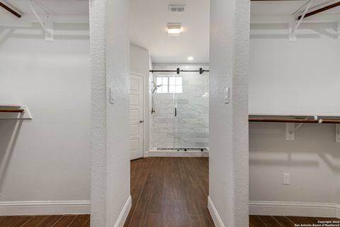 A home in Atascosa