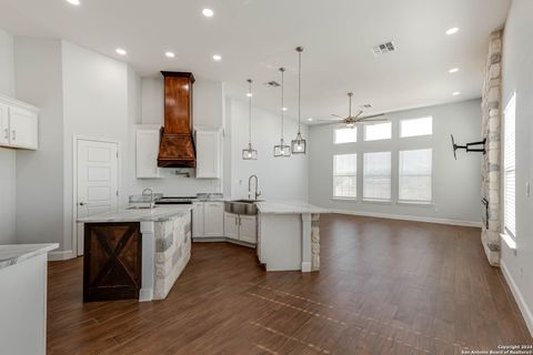 A home in Atascosa
