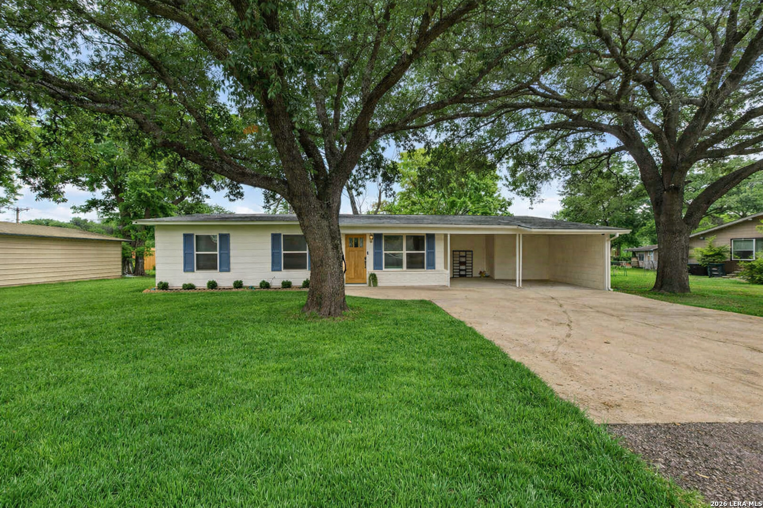 213 LOWER LACOSTE RD