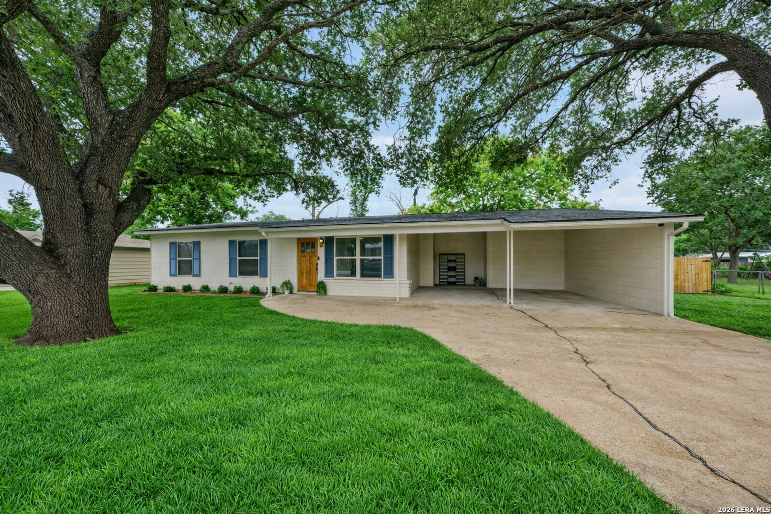 213 LOWER LACOSTE RD