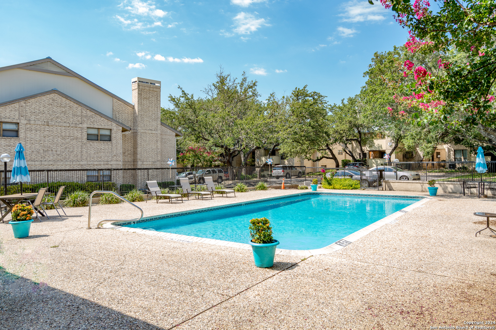 11843 BRAESVIEW 504E