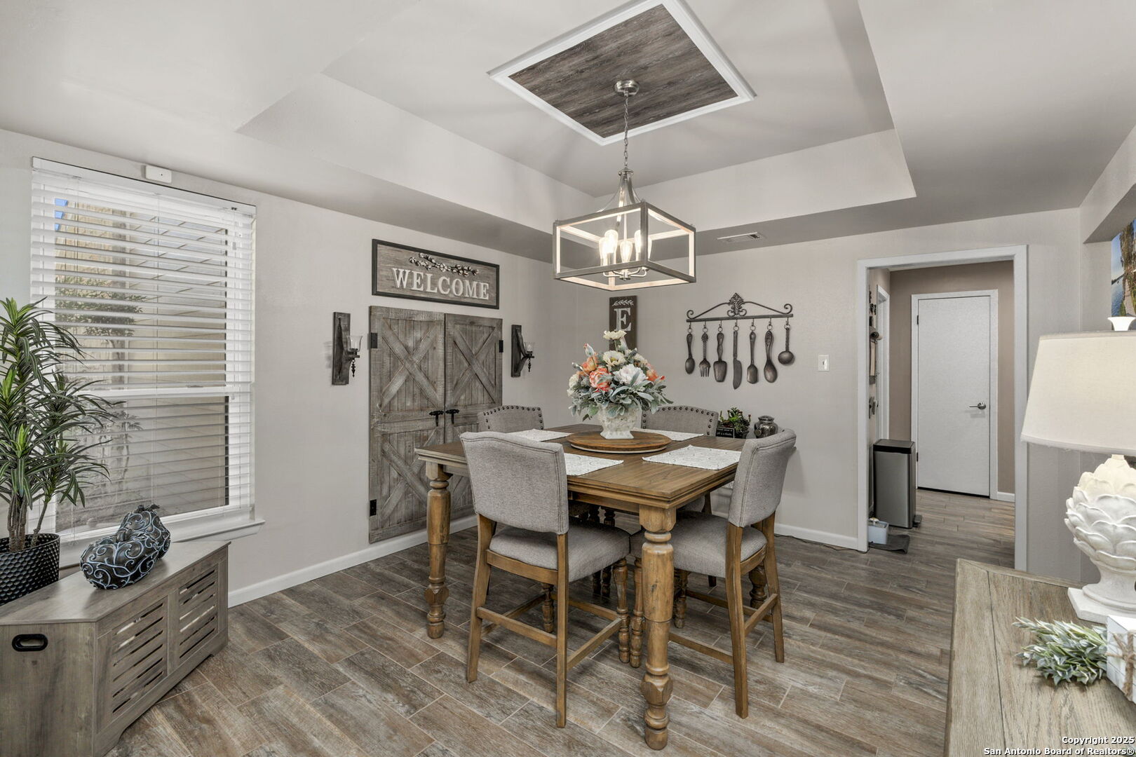 2026 Encino Vista St.