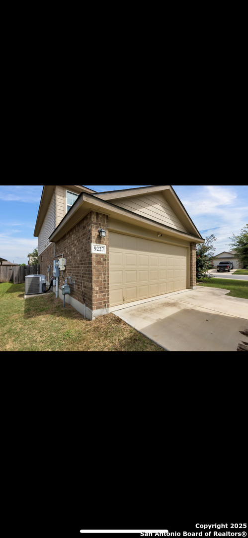 9227 Savoy Sands