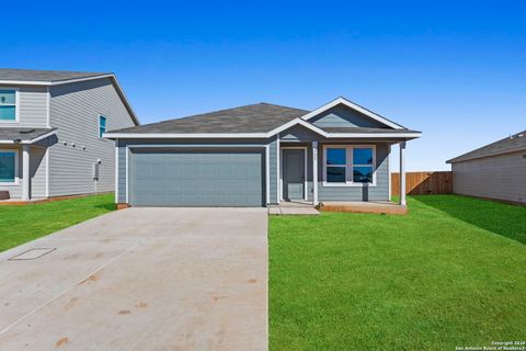 137 Alameda Dr Fredericksburg TX 78624