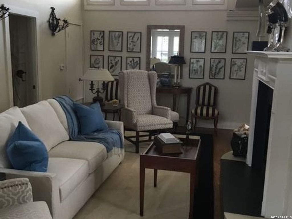 Photo of 134 W SUMMIT AVENUE A #A, San Antonio, TX 78212 (MLS # 1960454)