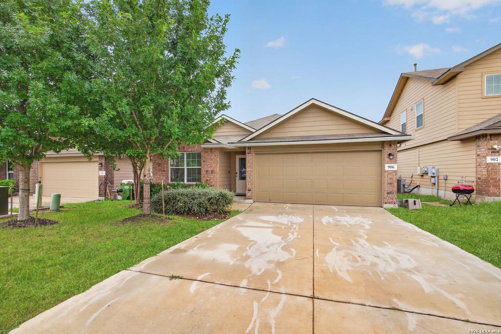 Photo of 906 Red Crossbill, San Antonio, TX 78253 (MLS # 1970156)