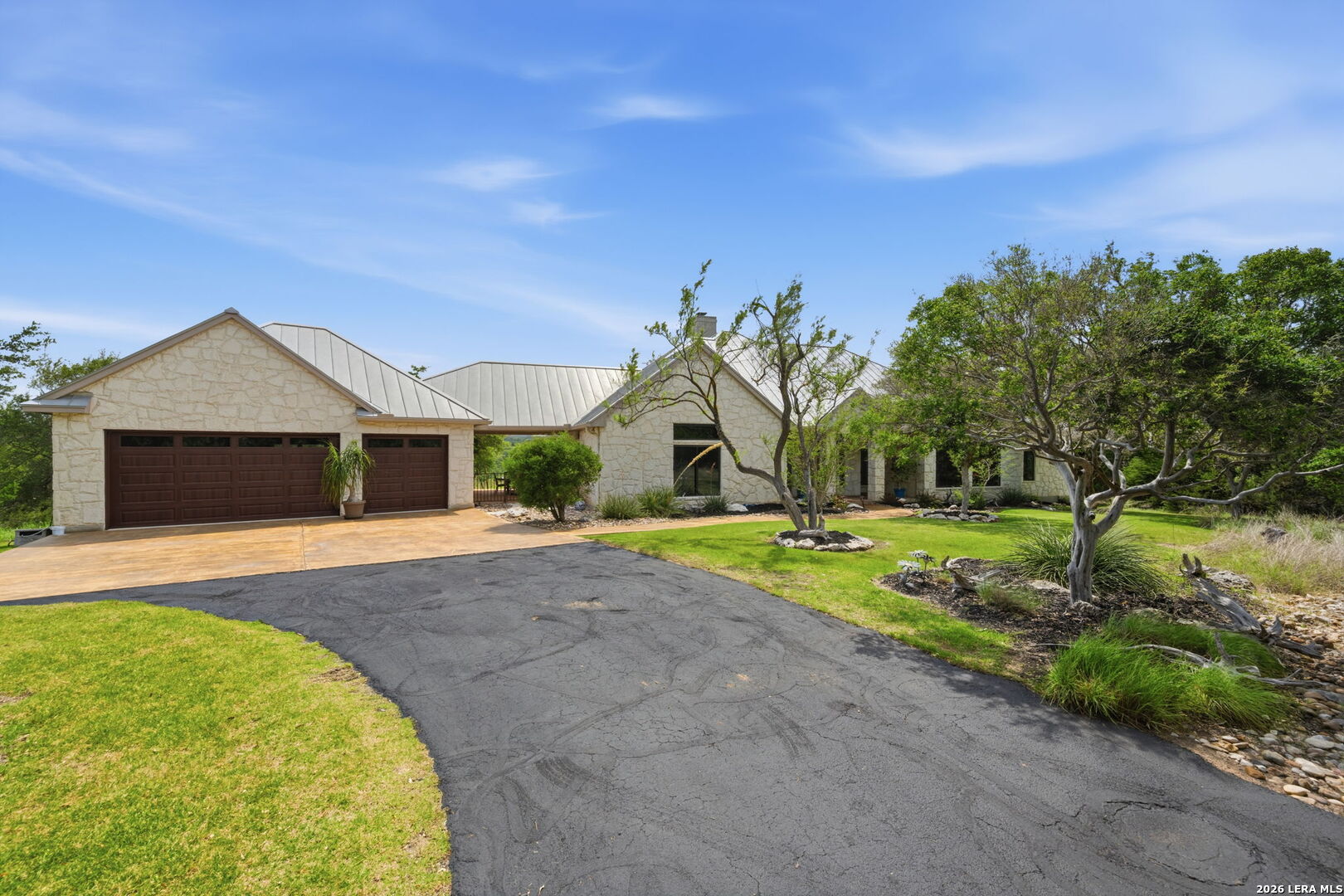 125 Greystone Point