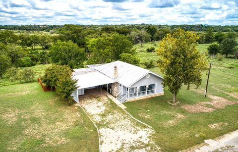 A home in Bandera