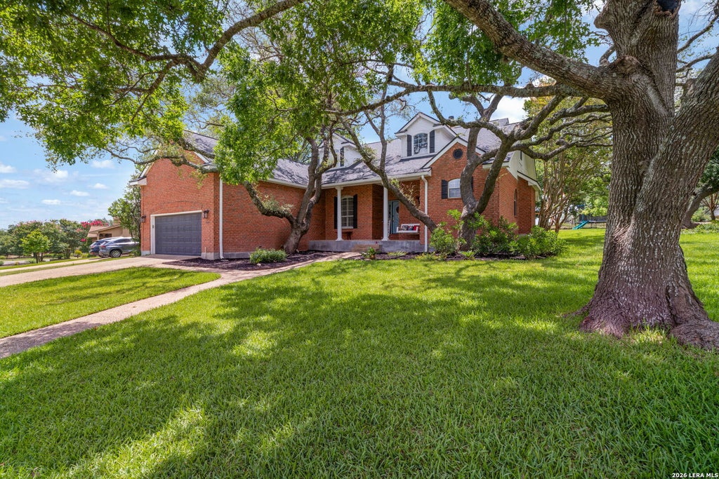 Photo of 29607 FAIRWAY BLUFF DR, Boerne, TX 78015 (MLS # 2003553)