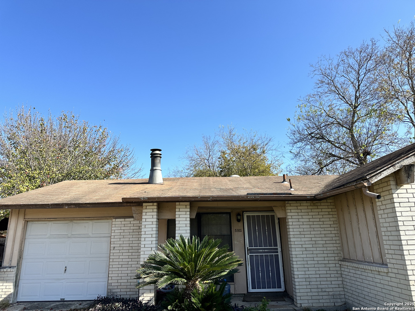5911 Thornwood