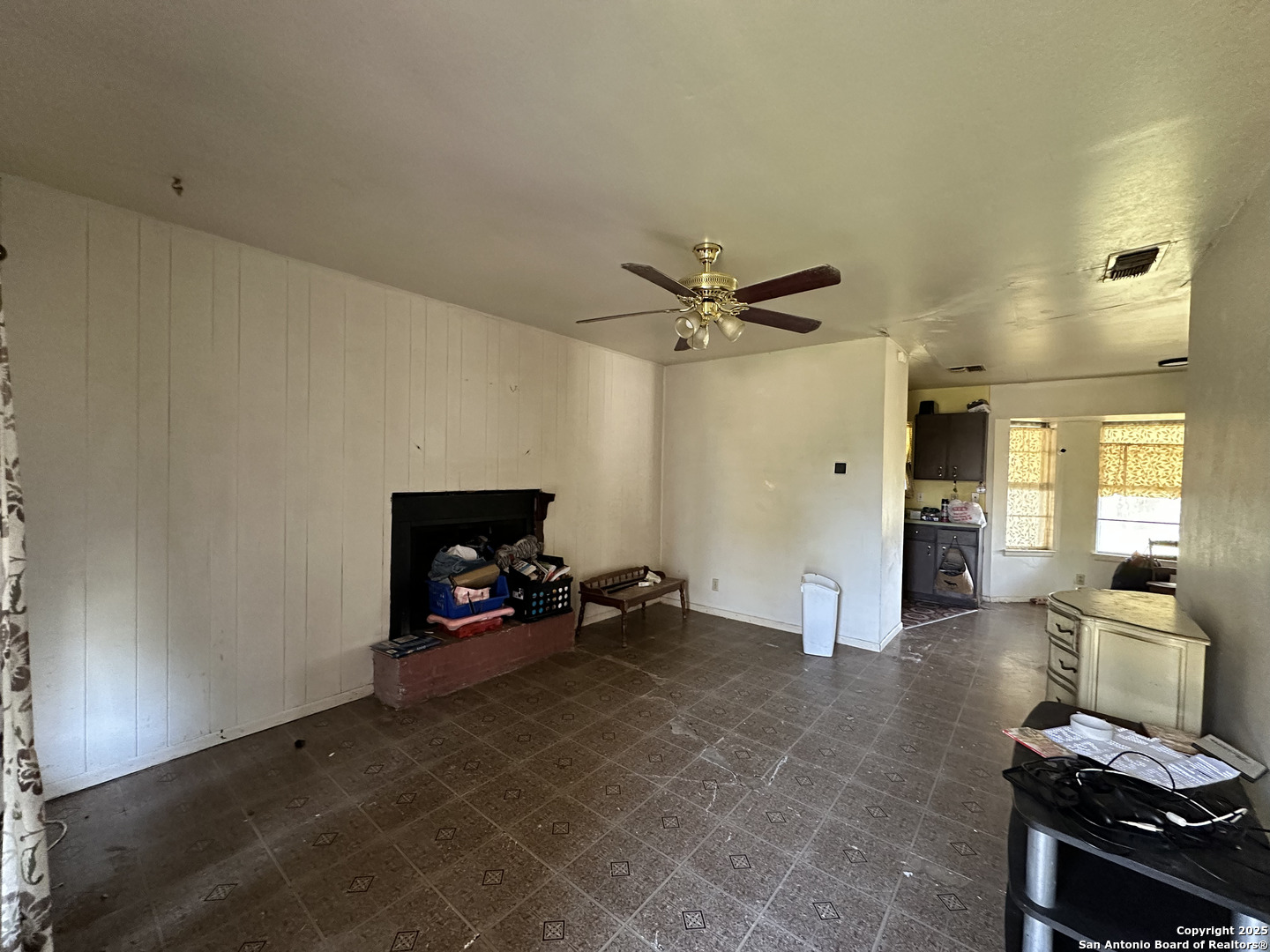 5911 Thornwood