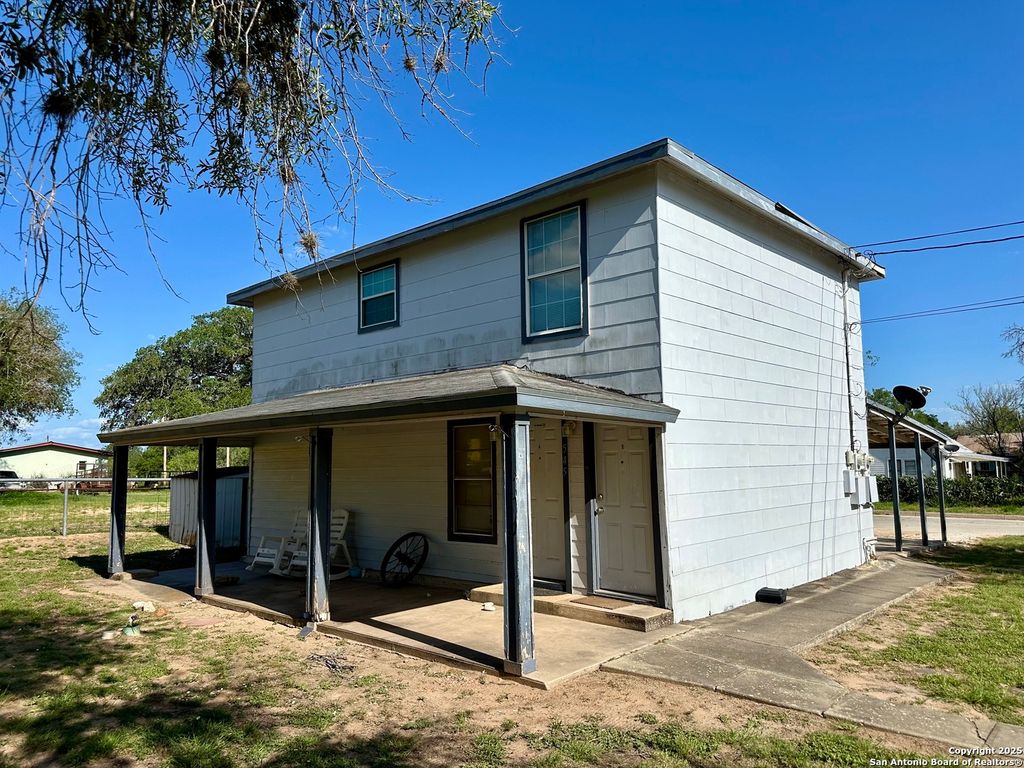 Photo of 545 A&amp;B Bensdale, Pleasanton, TX 78064 (MLS # 1873778)