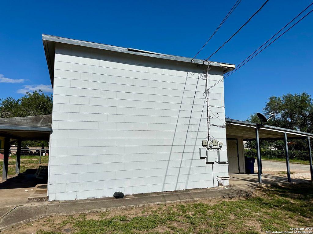 Photo of 545 A&amp;B Bensdale, Pleasanton, TX 78064 (MLS # 1873778)