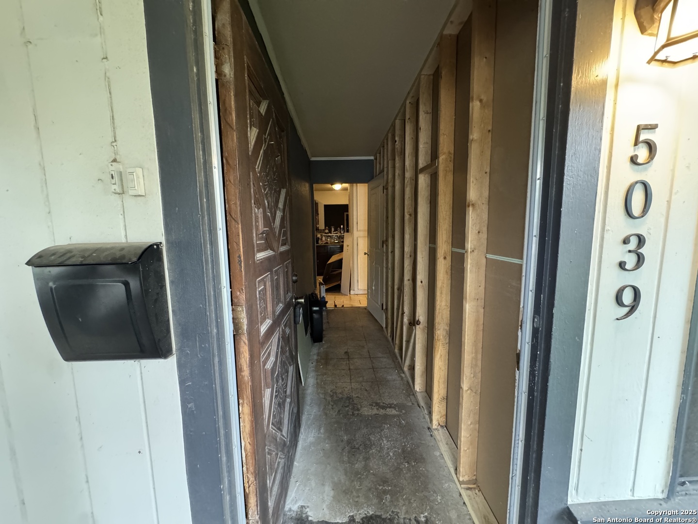 5039 Bayhead