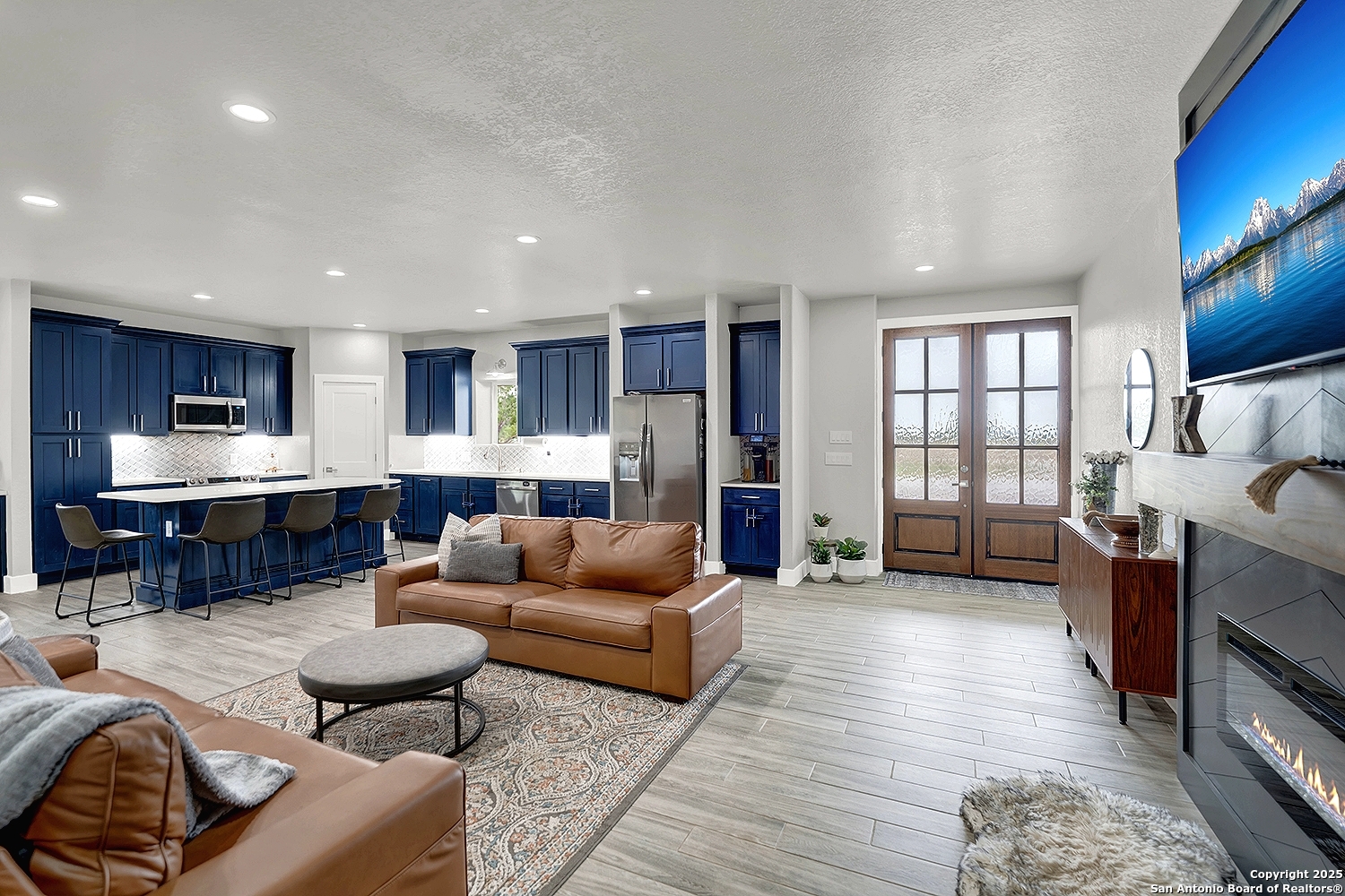 Photo 1 of 46 — 757 JOY LN, Floresville, TX 78114