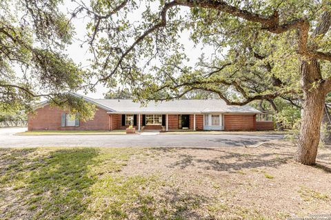 110 Cliffside Dr Shavano Park TX 78231