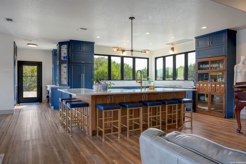 117 Las Nueves Blanco TX 78606