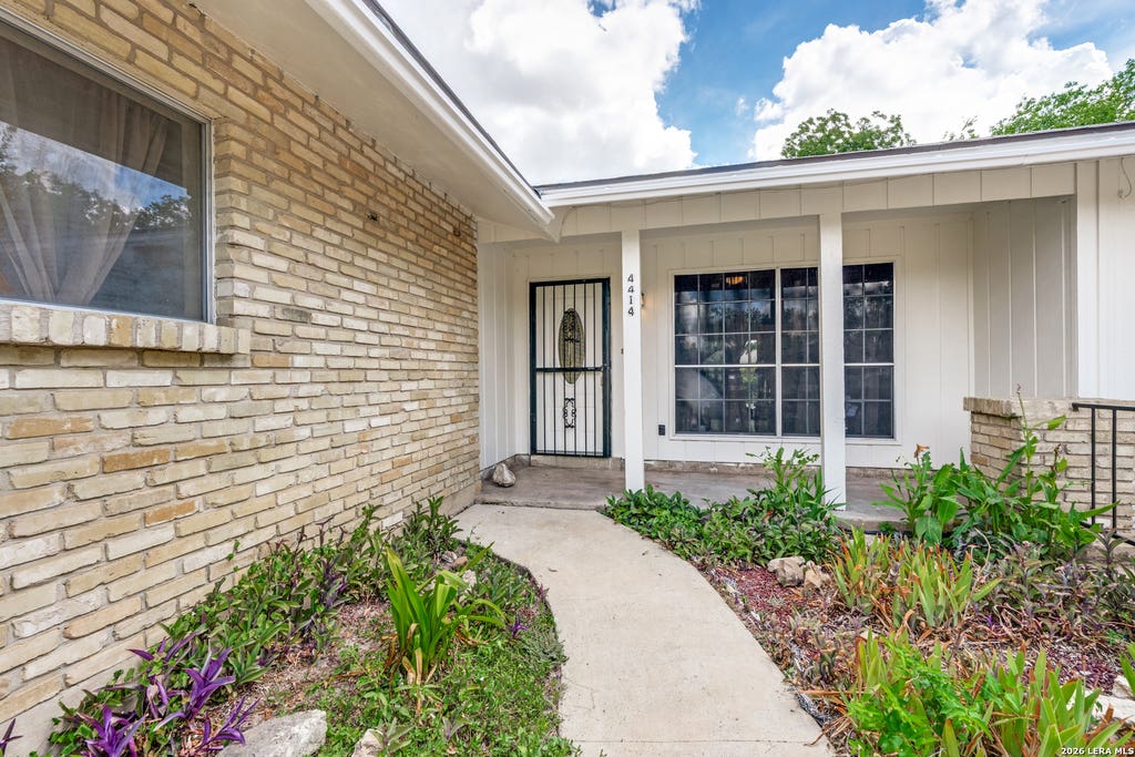Photo of 4414 JAMESTOWN DR, San Antonio, TX 78220 (MLS # 2008114)