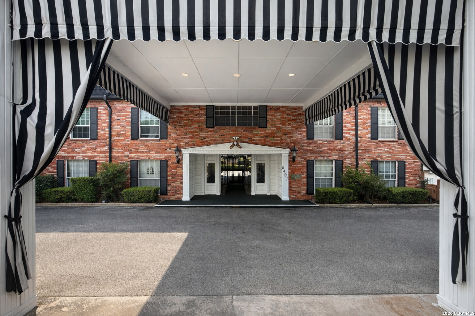 8401 N New Braunfels 213A