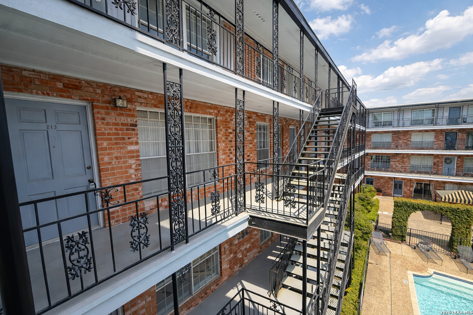 8401 N New Braunfels 213A