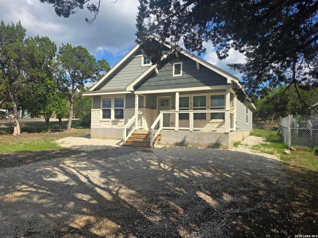 Photo of 612 Canyon Springs Dr, Canyon Lake, TX 78133 (MLS # 1958251)