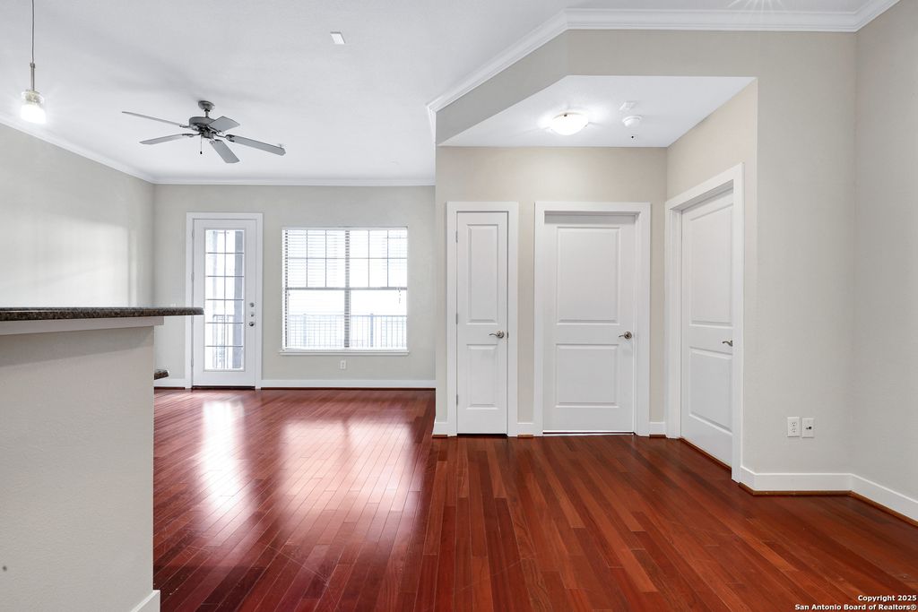 Photo of 7342 Oak Manor Dr 1304 #1304, San Antonio, TX 78229 (MLS # 1919757)