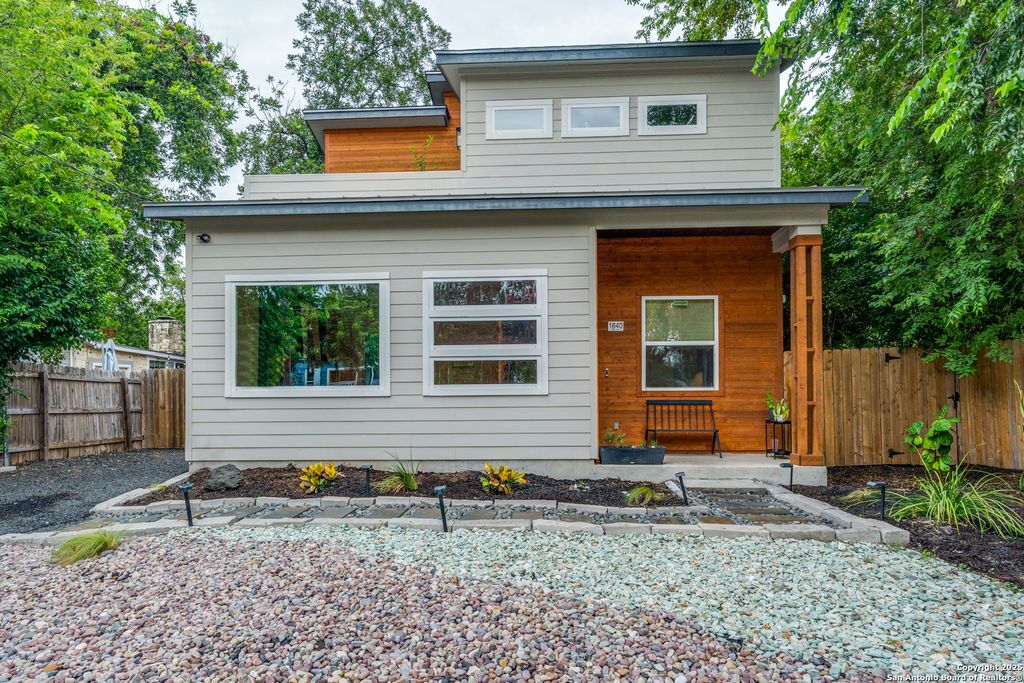 Photo of 1640 Katy, New Braunfels, TX 78130 (MLS # 1917913)