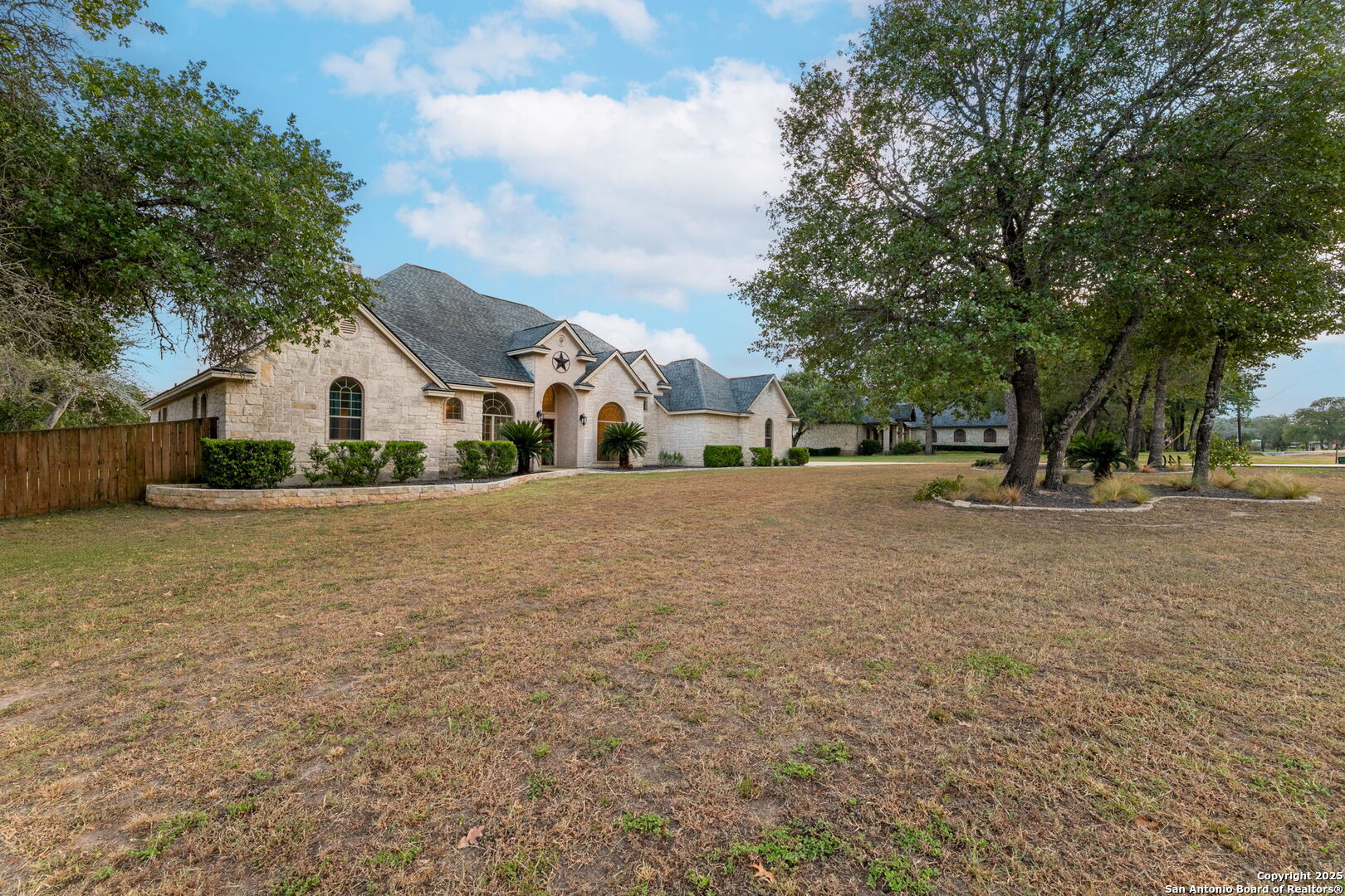 140 Legacy Trail Dr