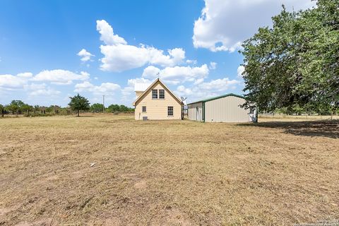 A home in Devine