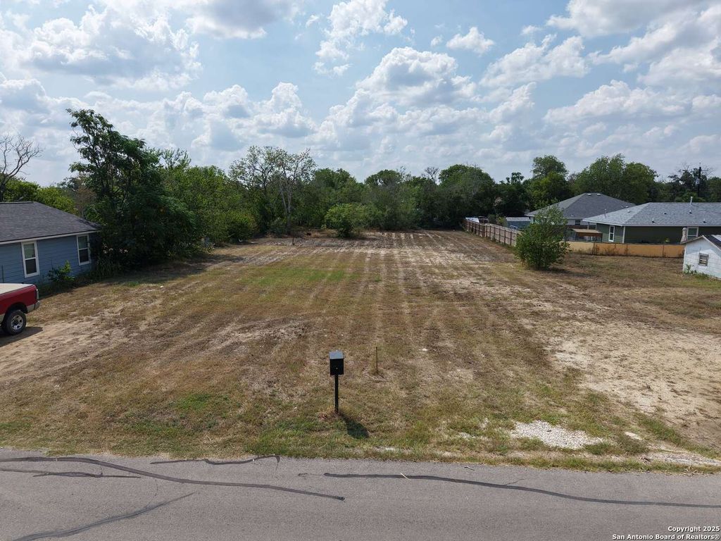 Photo of 307 Nagel Street, Seguin, TX 78155 (MLS # 1927605)