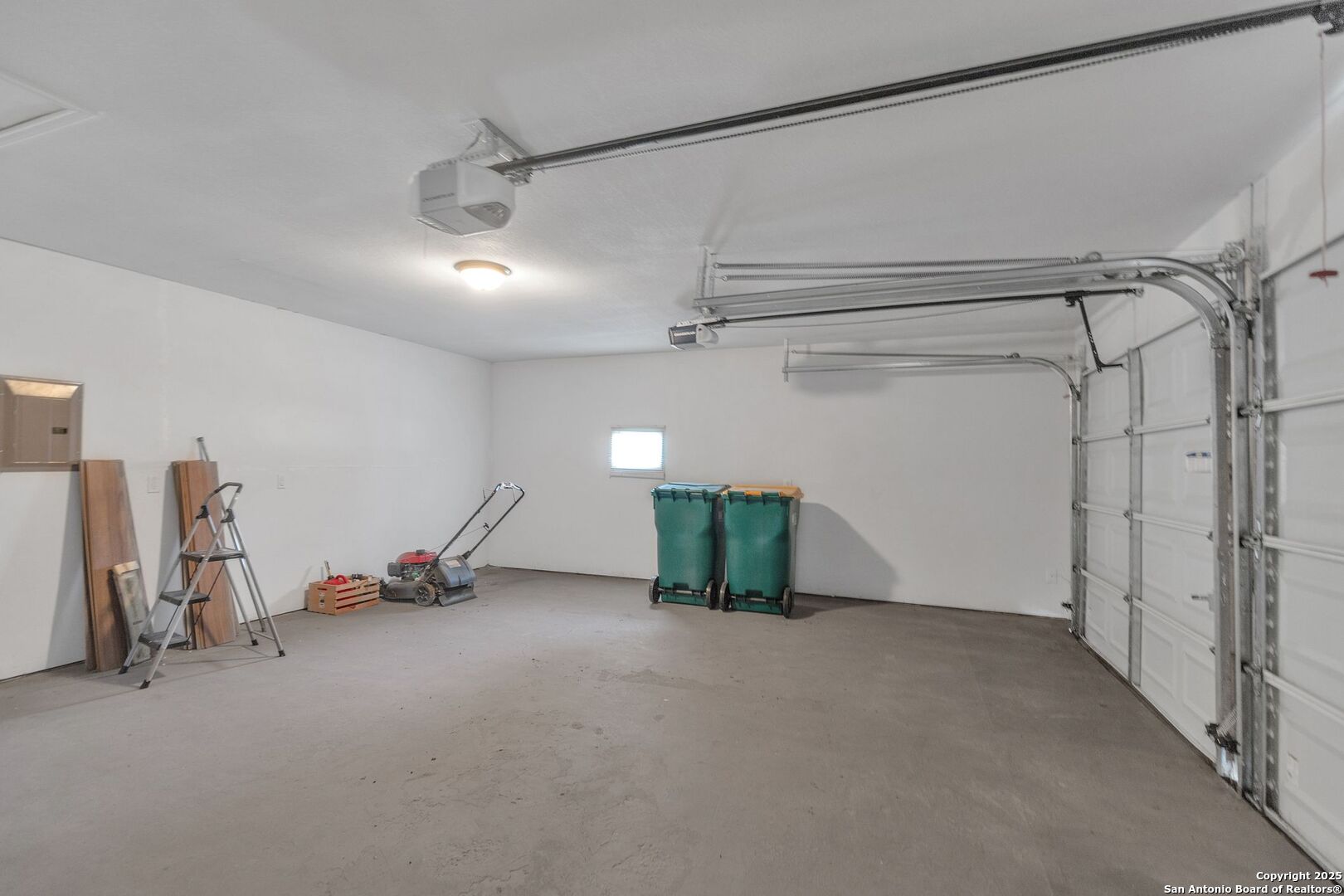 426 E Lindbergh