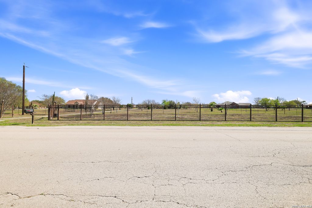 Photo of 11421 Ware Seguin, Schertz, TX 78154 (MLS # 1952174)