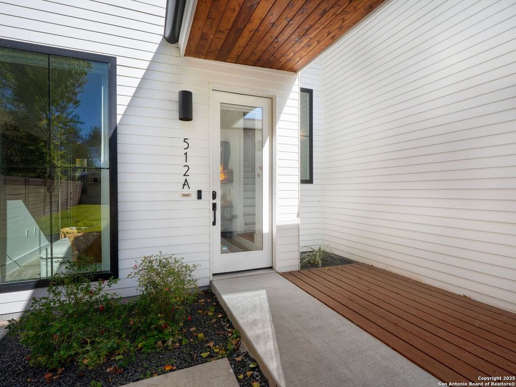 Photo of 512 Sacramento Dr, Unit A A, Austin, TX 78704 (MLS # 1929887)