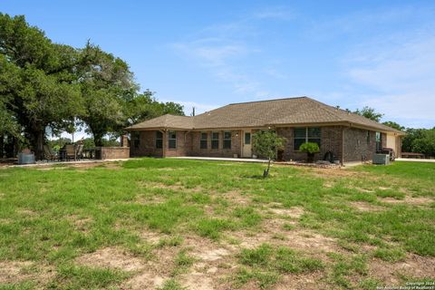 A home in Floresville
