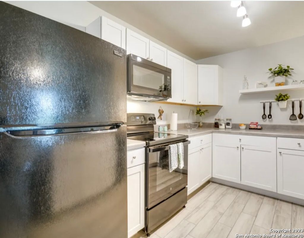 Photo of 6423 melissa ann 2104 #2104, San Antonio, TX 78249 (MLS # 1918819)