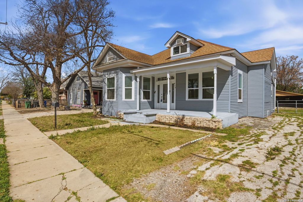 Photo of 415 Helena, San Antonio, TX 78204 (MLS # 1948169)