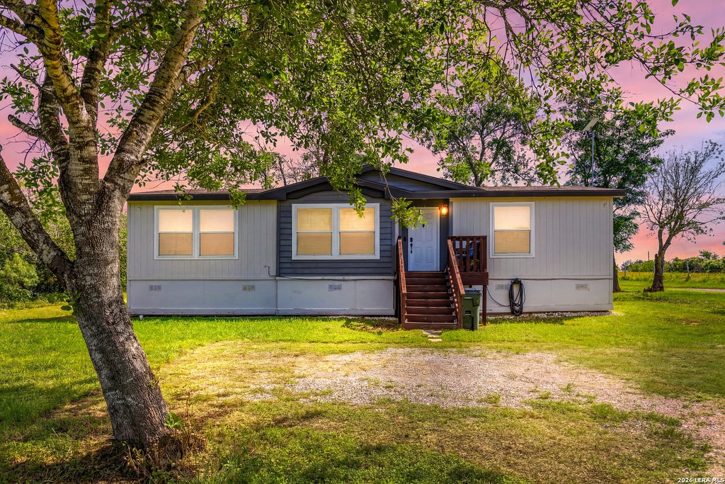 Photo of 3876 County Road 427, Stockdale, TX 78160 (MLS # 1993437)