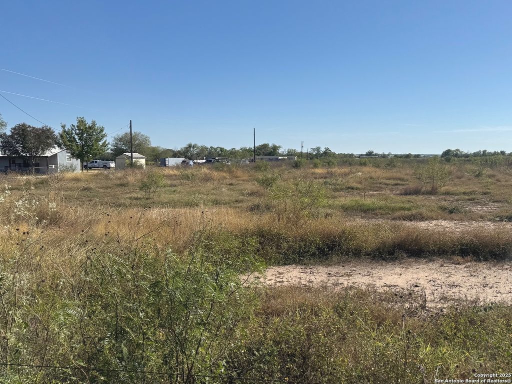Photo of 448 County Road 7712, Devine, TX 78016 (MLS # 1922483)
