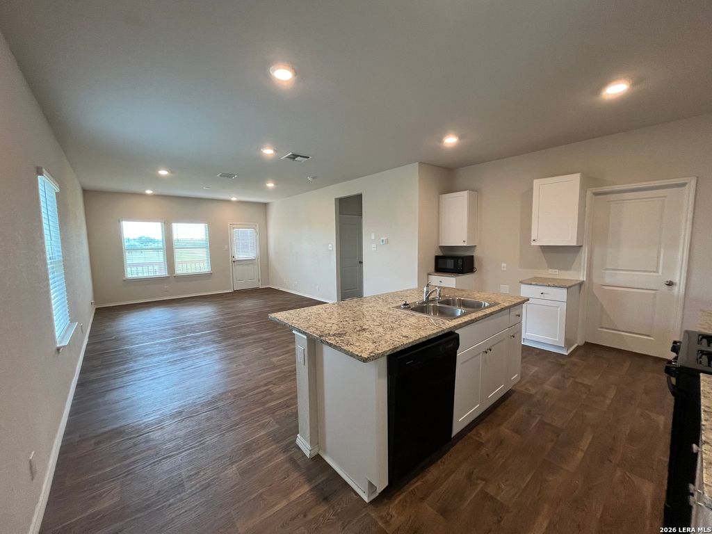 Photo of 465 MIDDLE GREEN LOOP, Floresville, TX 78114 (MLS # 1958320)