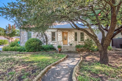 321 college Alamo Heights TX 78209