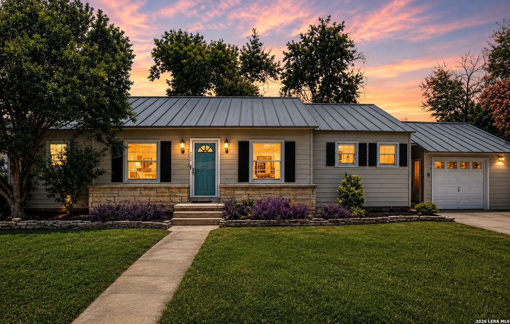 Photo of 218 LARKWOOD DR, San Antonio, TX 78209 (MLS # 1995474)